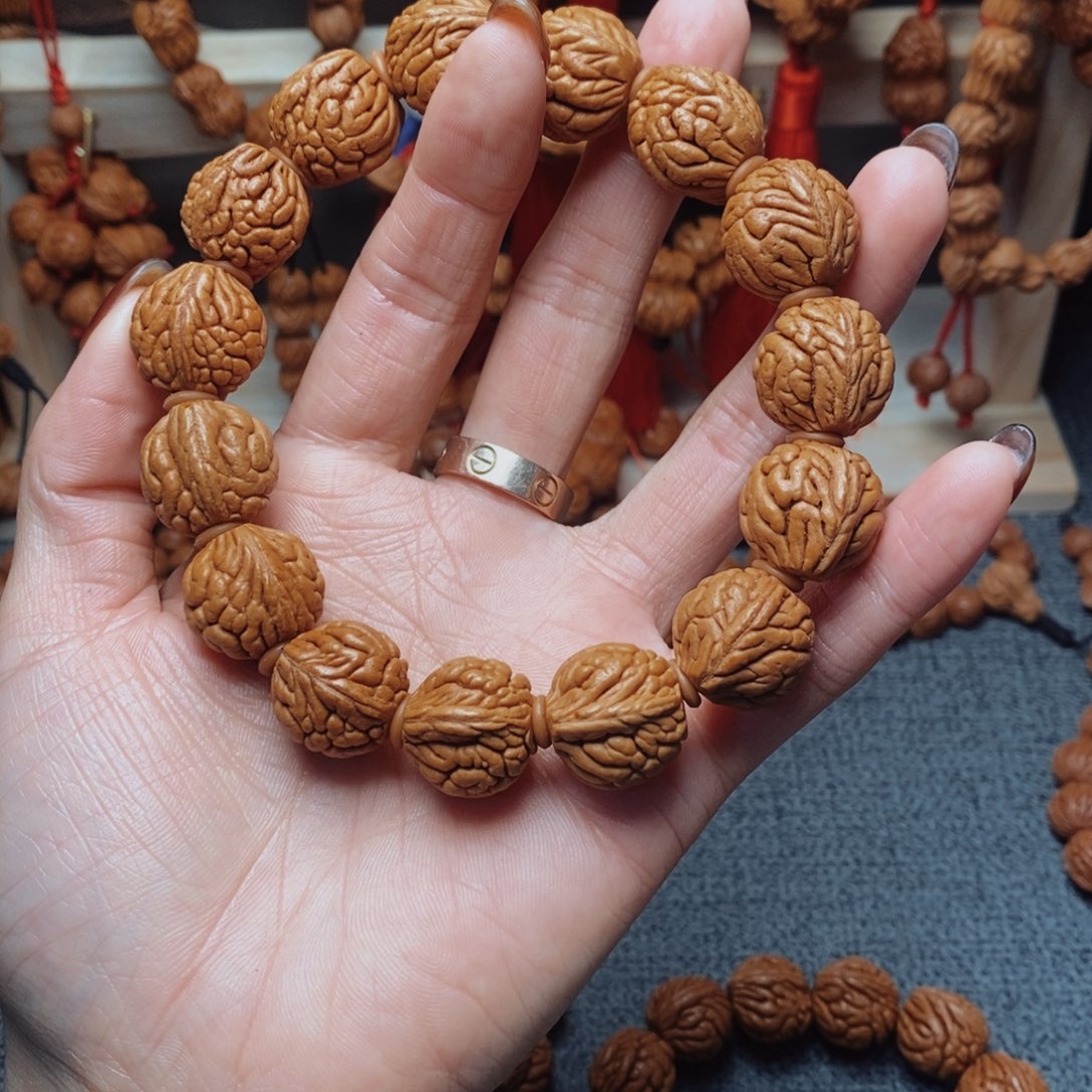 桃核吊坠龙纹桃枭