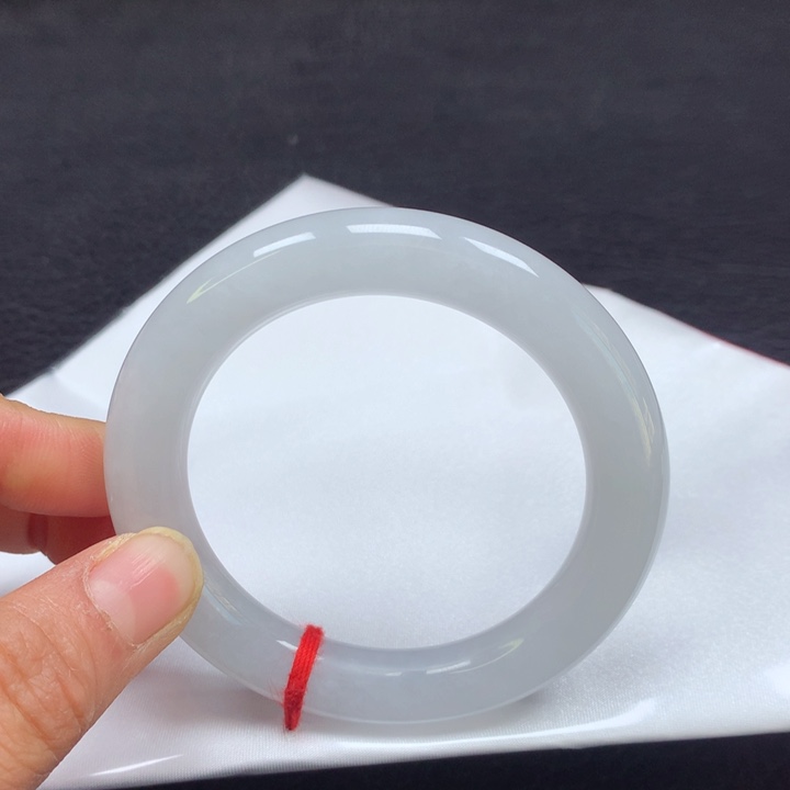 翡翠手镯（圆镯）未镶嵌54圈