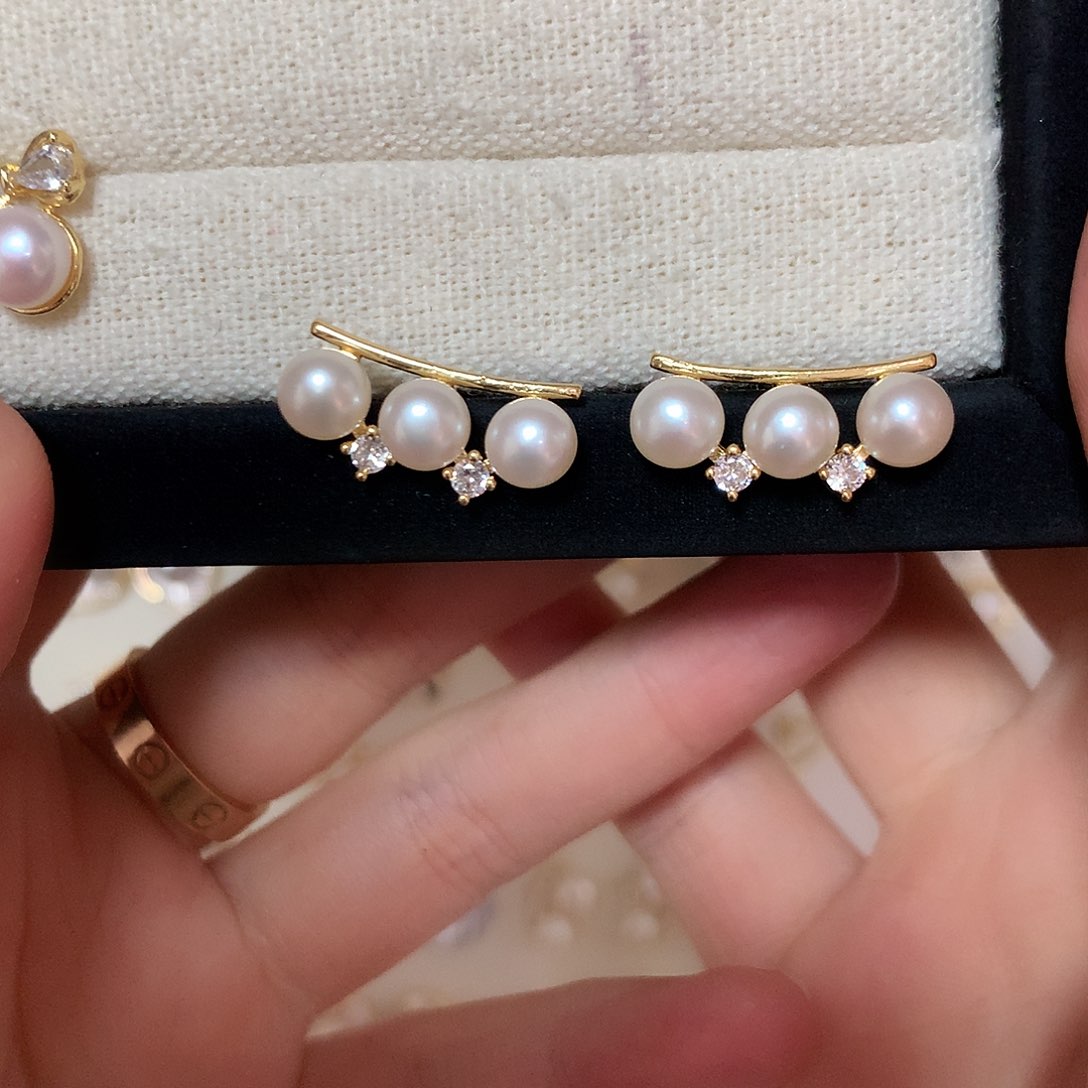 淡水珍珠耳饰合金