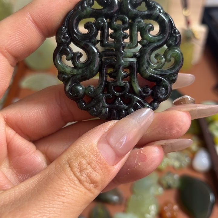 蛇纹石玉合金颈饰