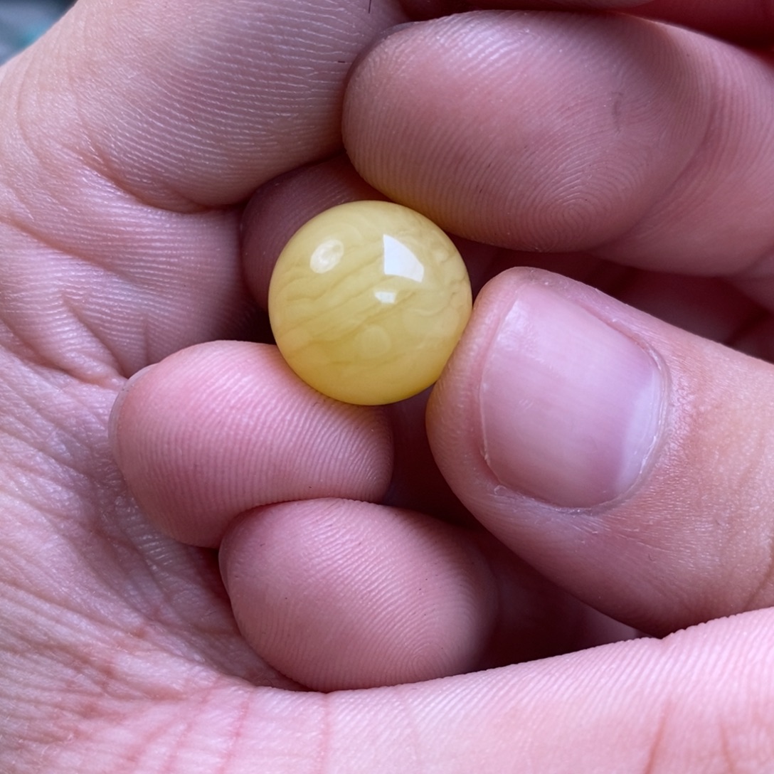 Y***蜜蜡未镶嵌裸石配饰