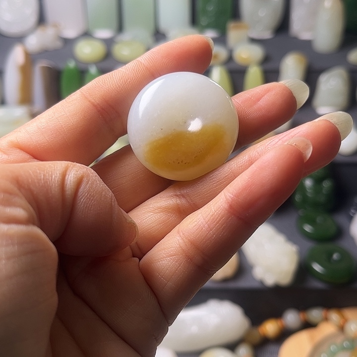 和田玉（糖玉）未镶嵌颈饰