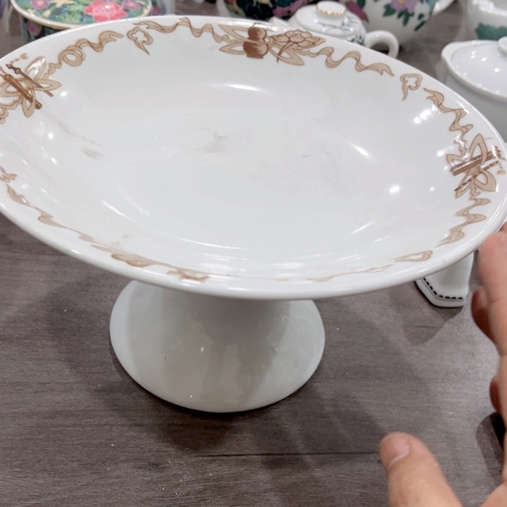 碟釉下五彩的瓷器和瓷器