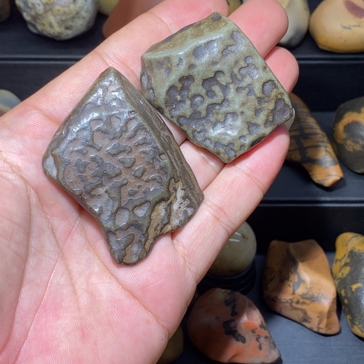 新疆戈壁石，青铜泥