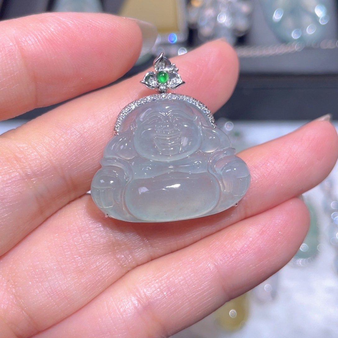 翡翠18K金镶嵌颈饰翡翠