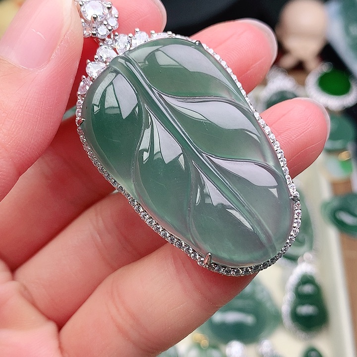 颈饰银S925镶嵌翡翠吊坠