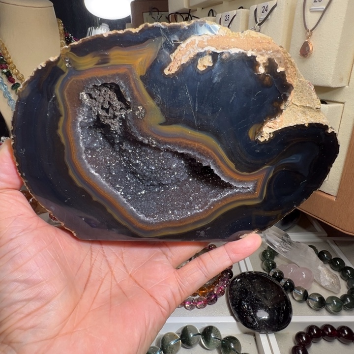 玛瑙/玉髓未镶嵌珠宝奇石天然玛瑙水晶洞1785g