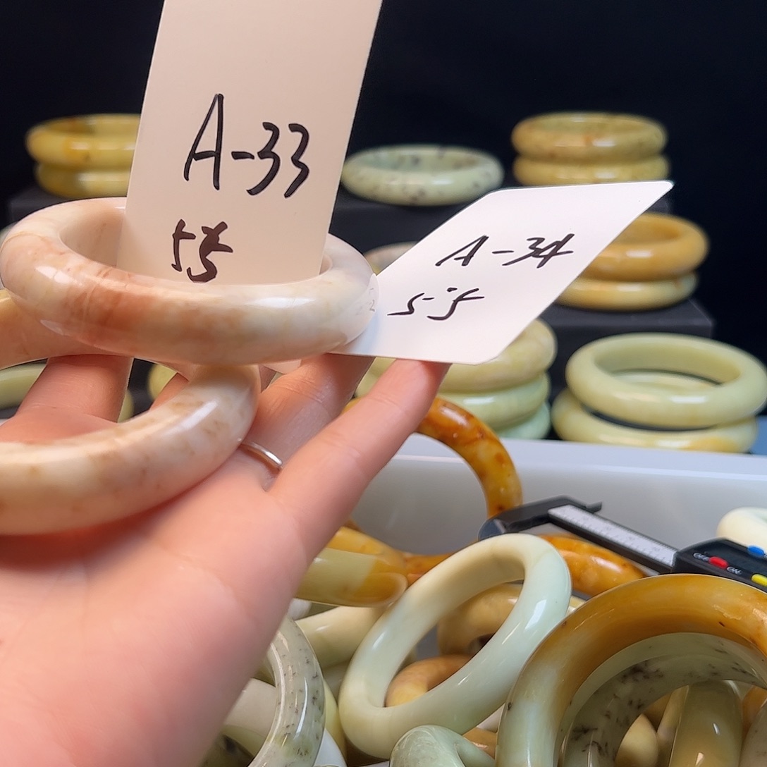 小***团蛇纹石玉合金手镯
