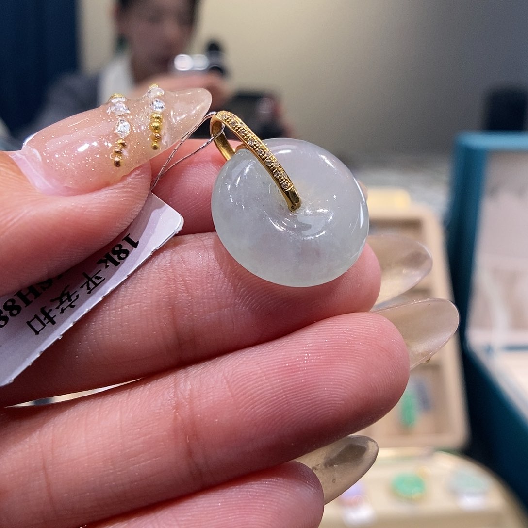 翡翠吊坠(不含链)18K金镶嵌平安扣