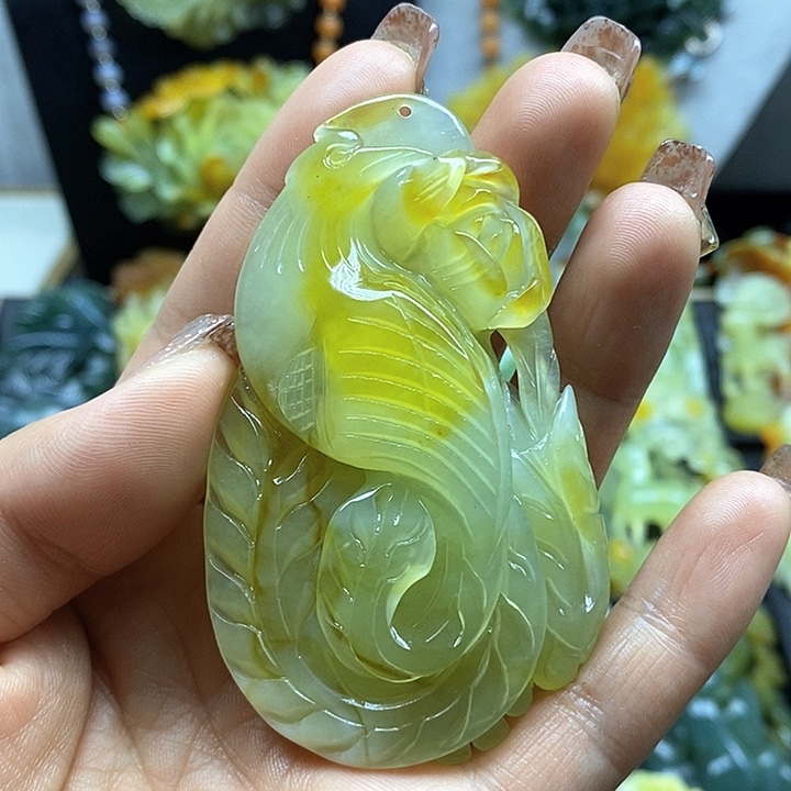 蛇纹石玉挂件未镶嵌