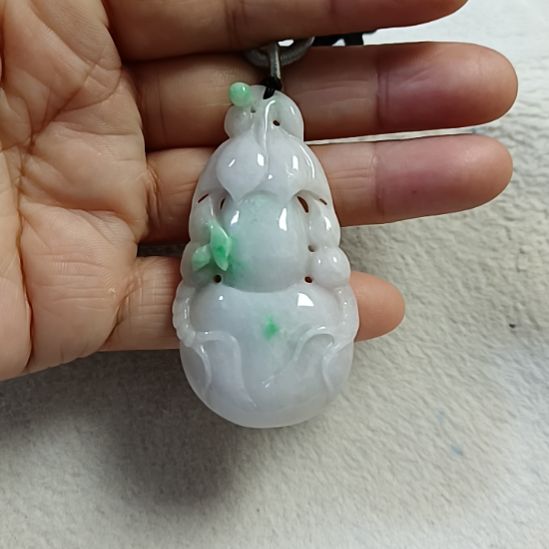 翡翠颈饰未镶嵌史*娜