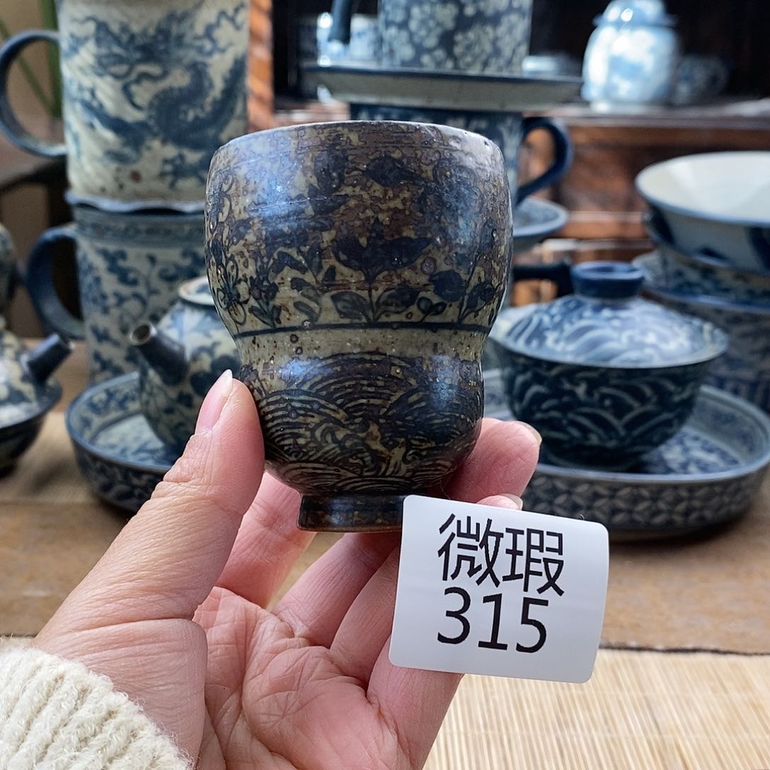 手工手绘青花陶瓷