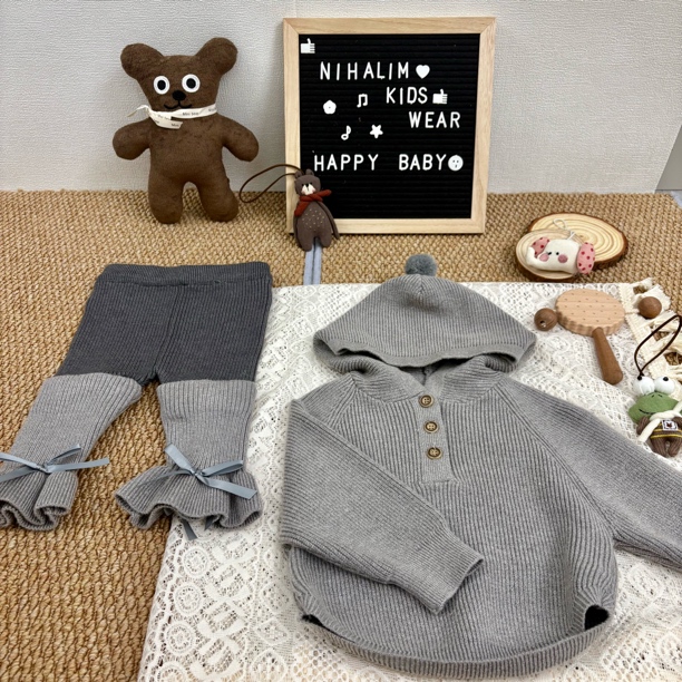 女宝套头针织两件套