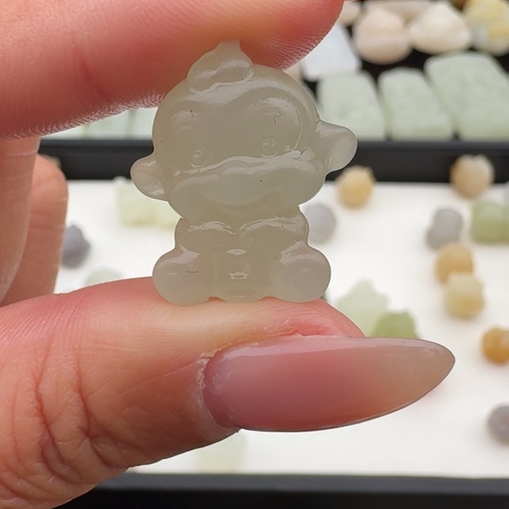 和田玉未镶嵌颈饰荣浩