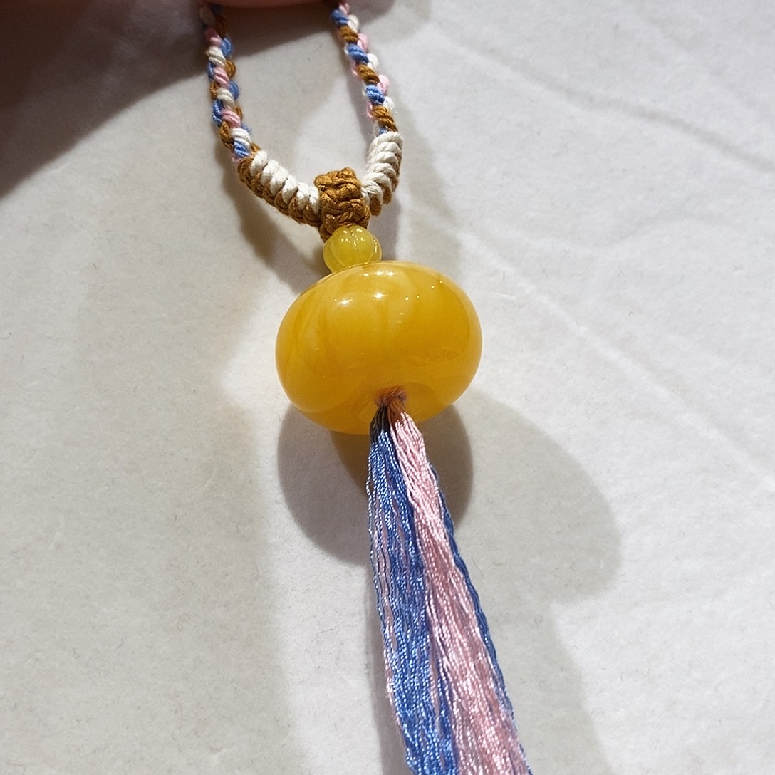 蜜蜡未镶嵌颈饰蜜蜡