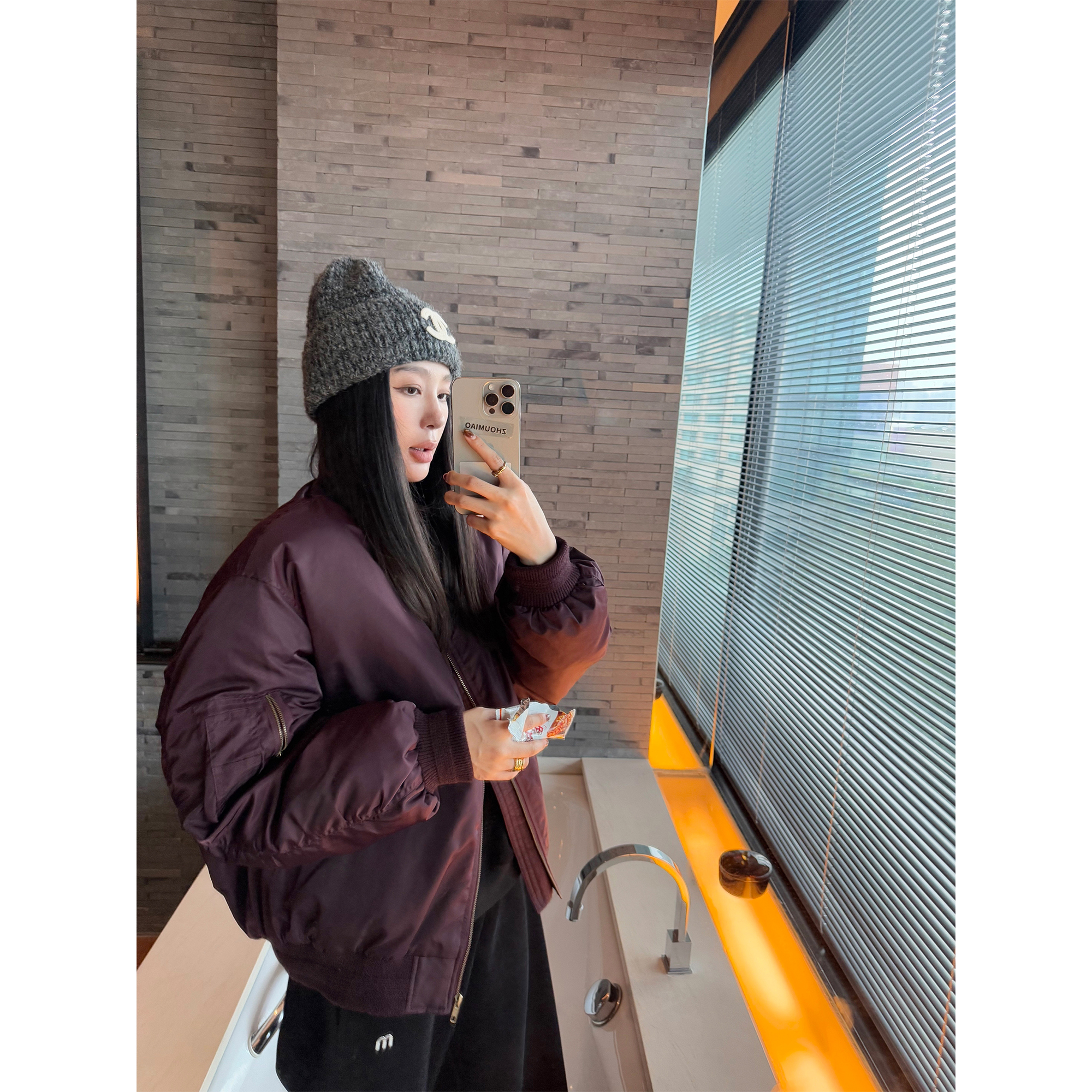 周淼【赛季热身】复古保暖棒球服三星90白鸭绒羽绒服女ZM25W8847Z