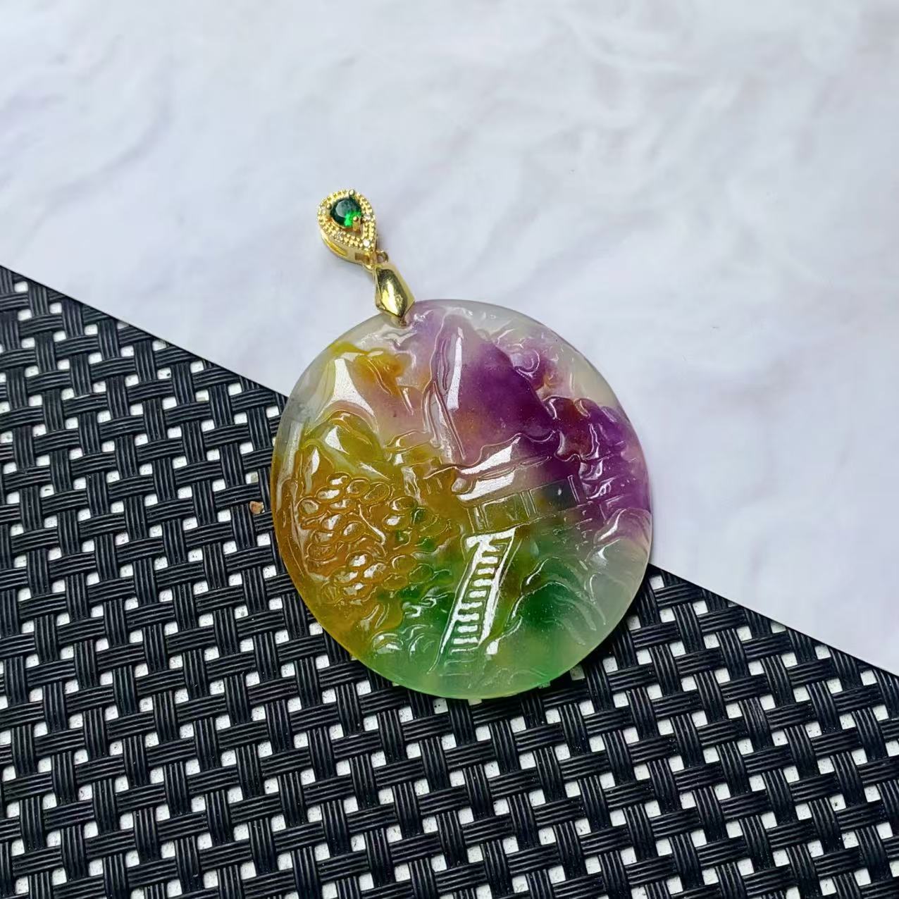 B362三彩椭圆山水牌吊坠