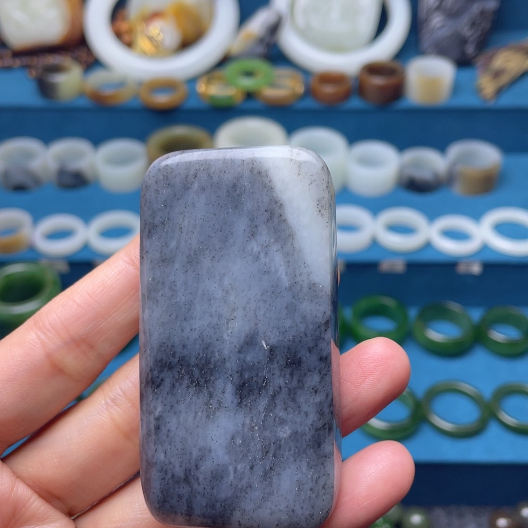 和田玉吊坠未镶嵌