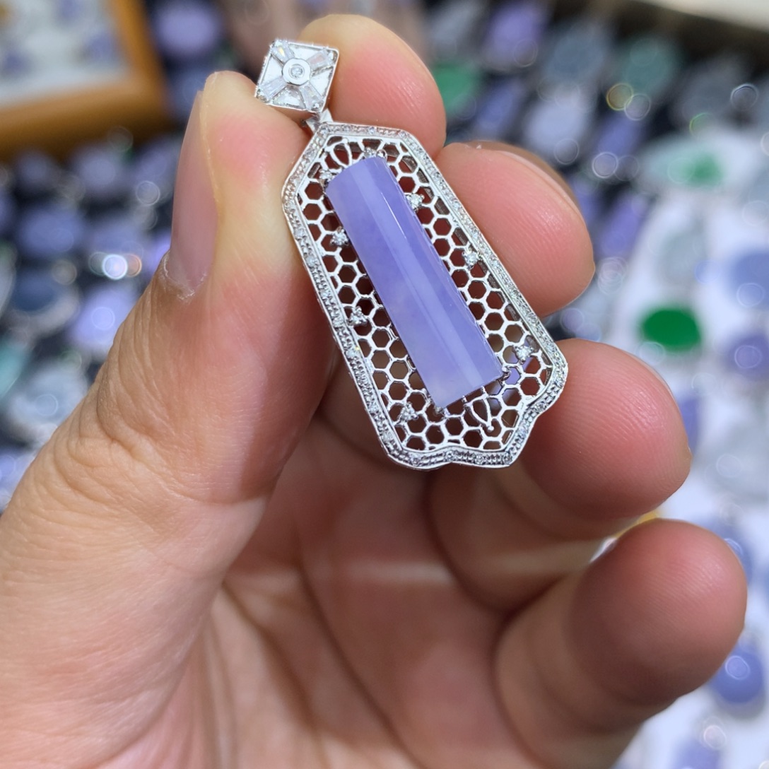 翡翠18K金镶嵌吊坠(不含链)签收后48小时鉴赏期