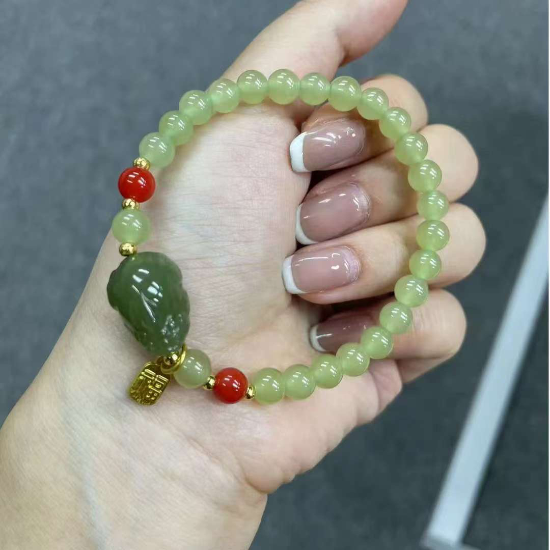 精选单圈圆珠和田玉貔貅圆珠手串