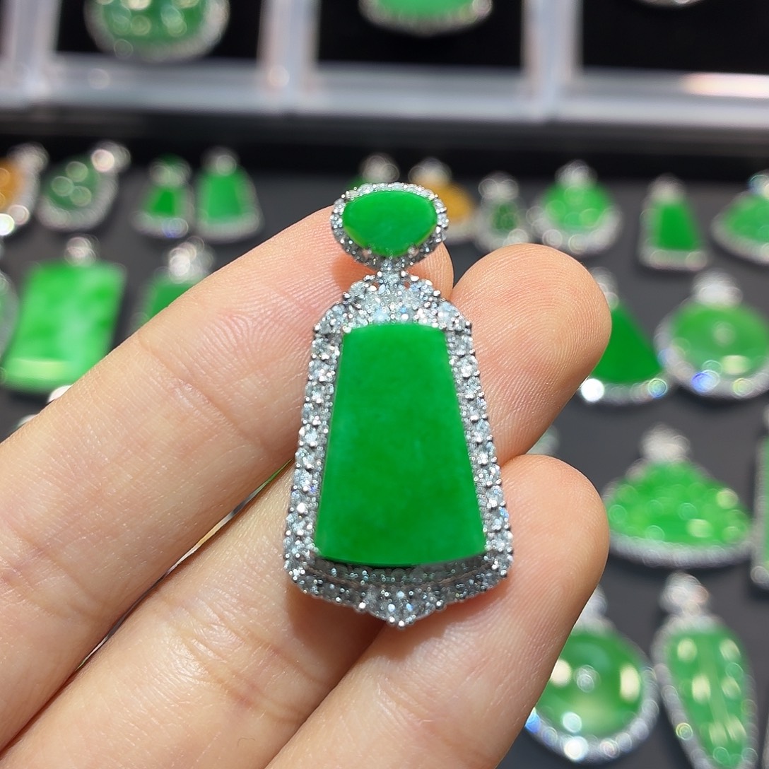 翡翠18K金镶嵌吊坠(不含链)翡翠