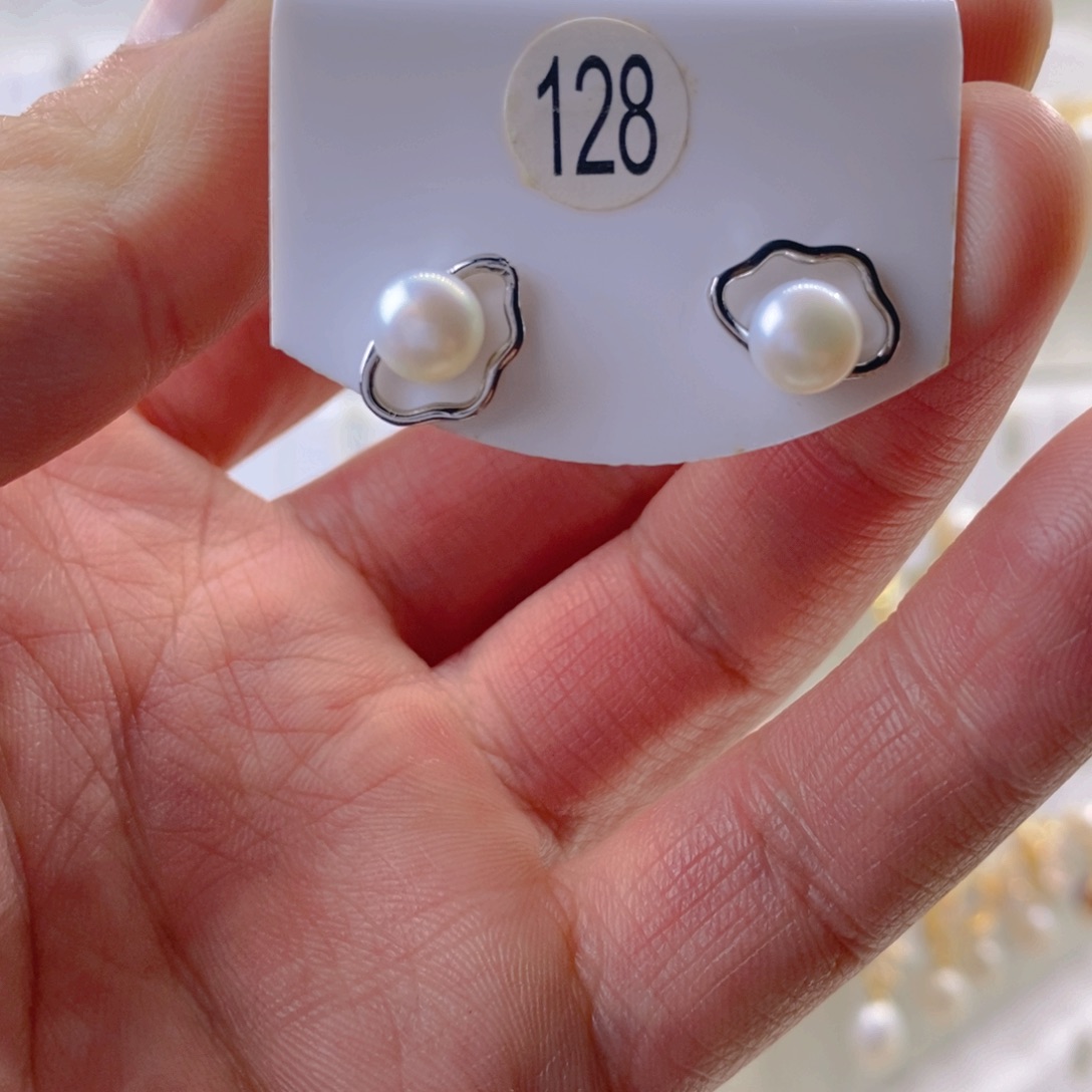淡水珍珠耳饰未镶嵌