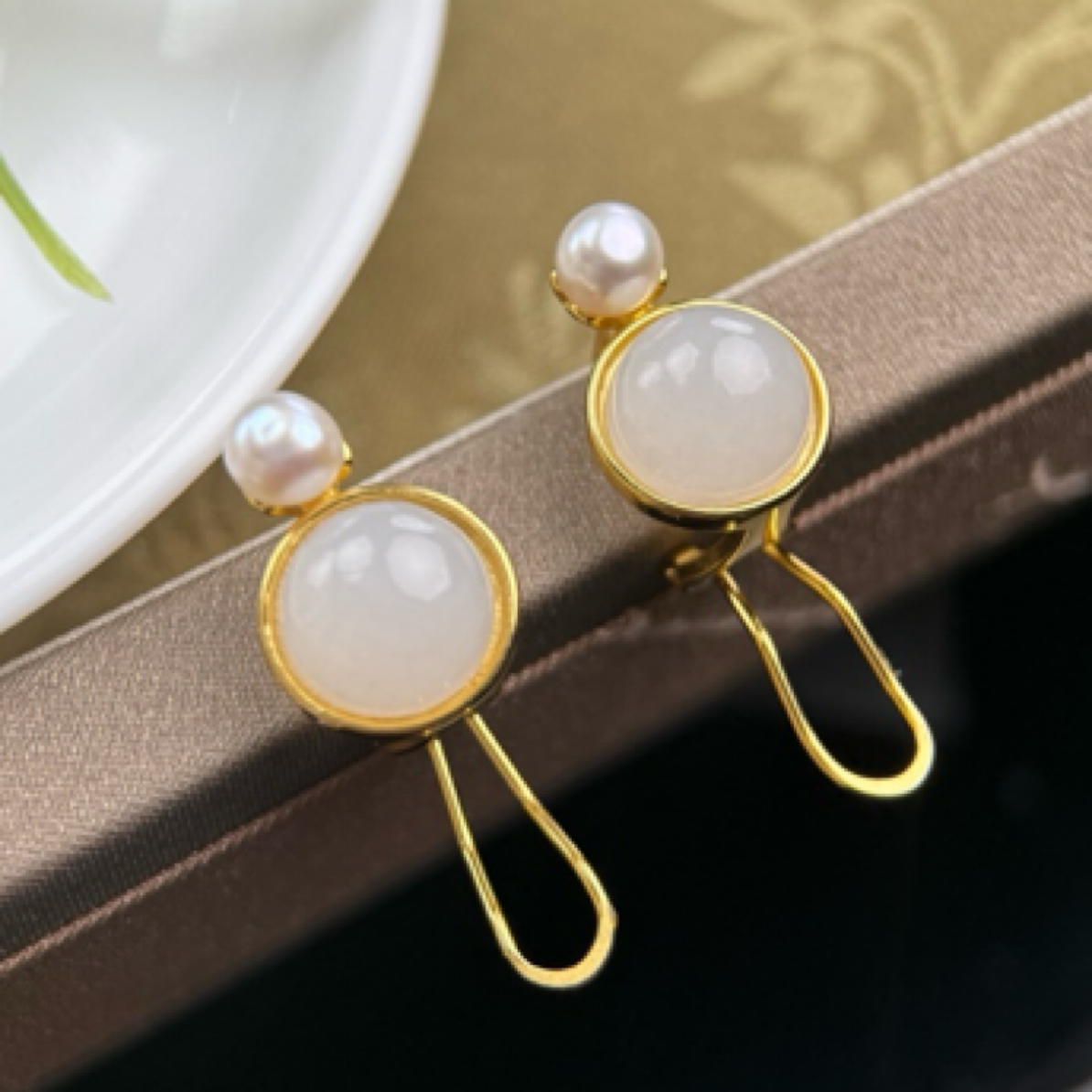 和田玉蛋面镶嵌s925耳钉