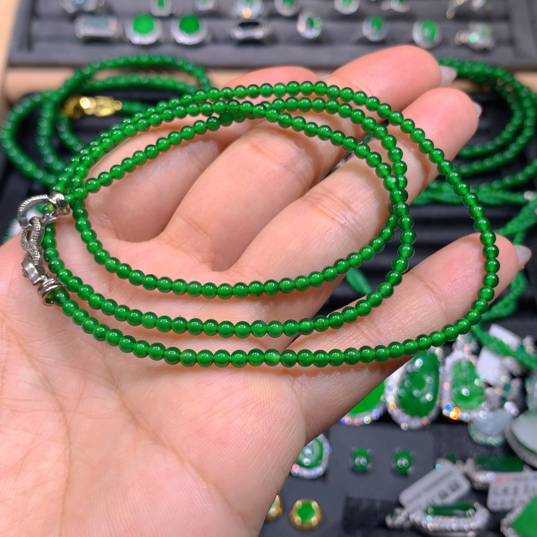 翡翠耳饰未镶嵌天然