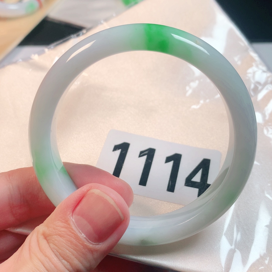 翡翠手镯未镶嵌翡翠手镯1114