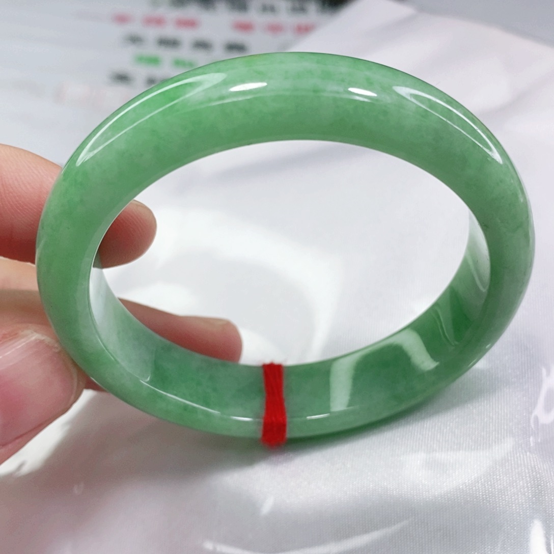 翡翠手镯未镶嵌53.2圈口贵妃