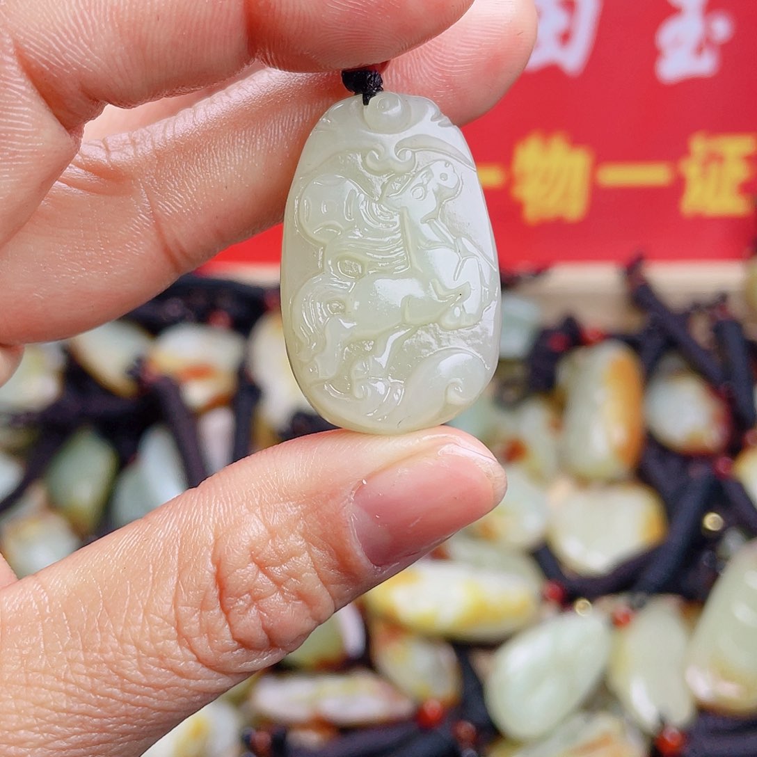 和田玉颈饰未镶嵌