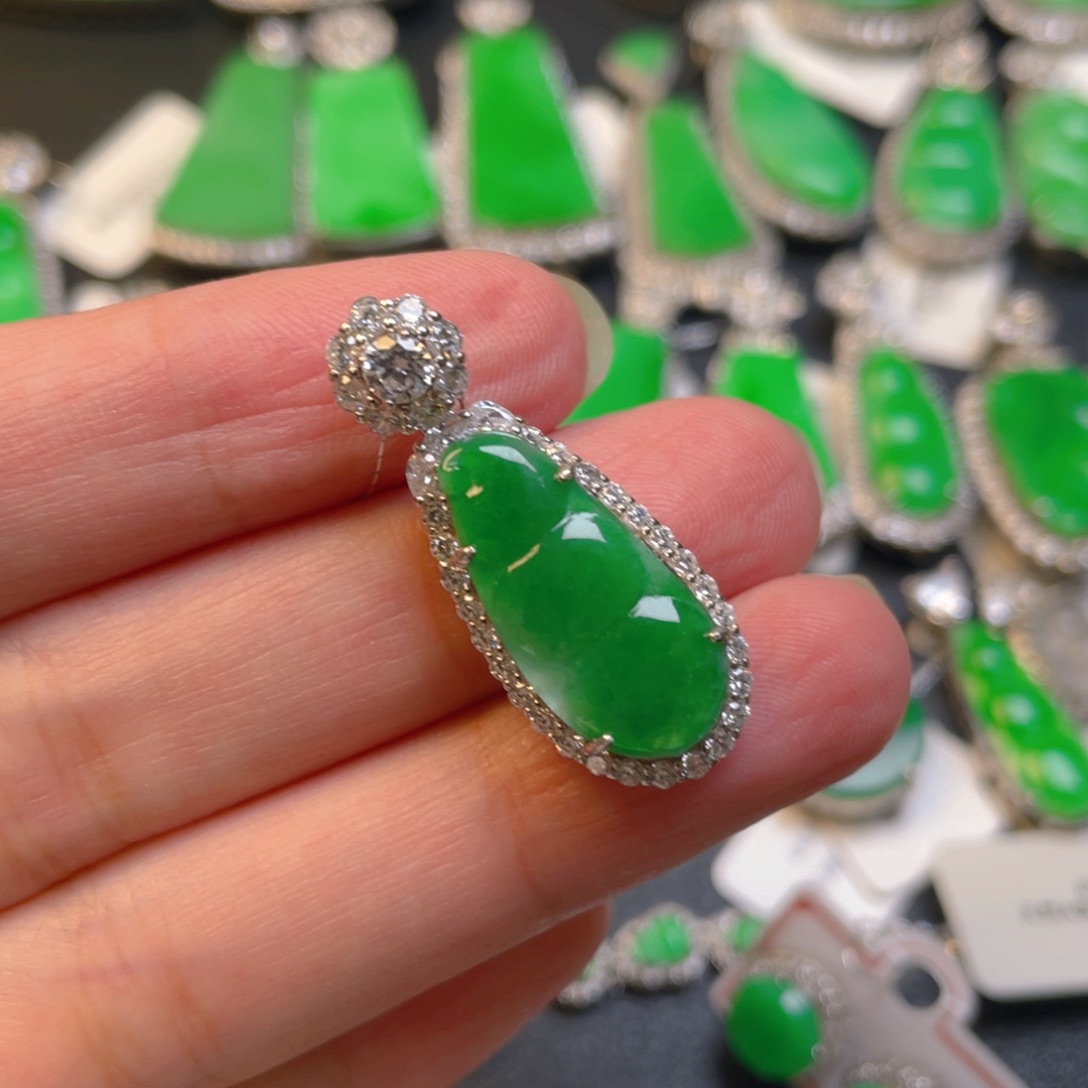 颈饰银S925镶嵌翡翠