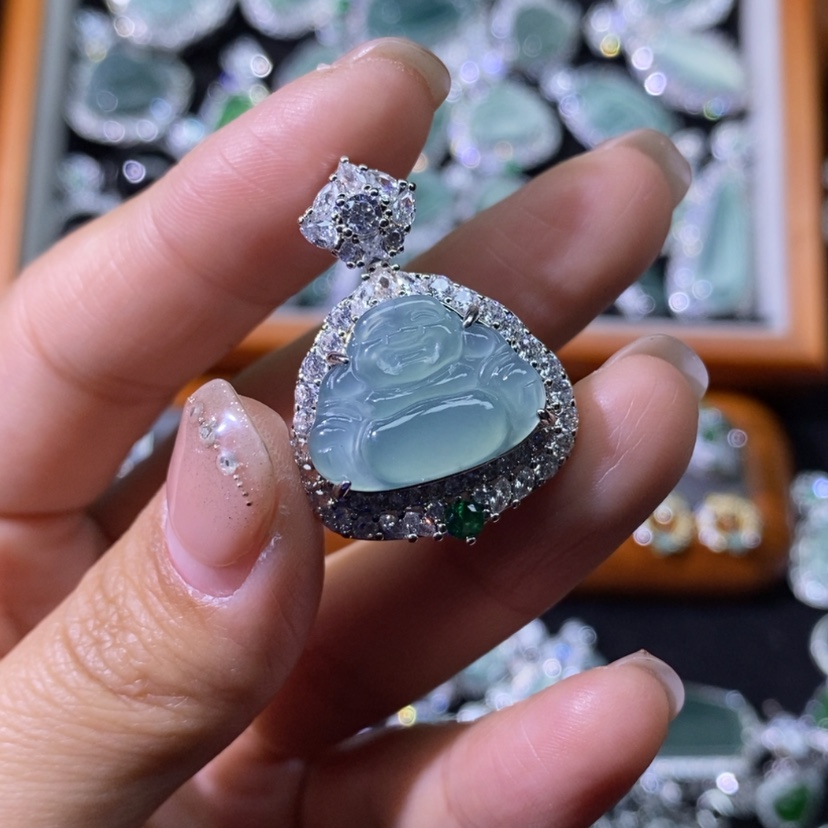 【闪购商品】翡翠颈饰未镶嵌天然