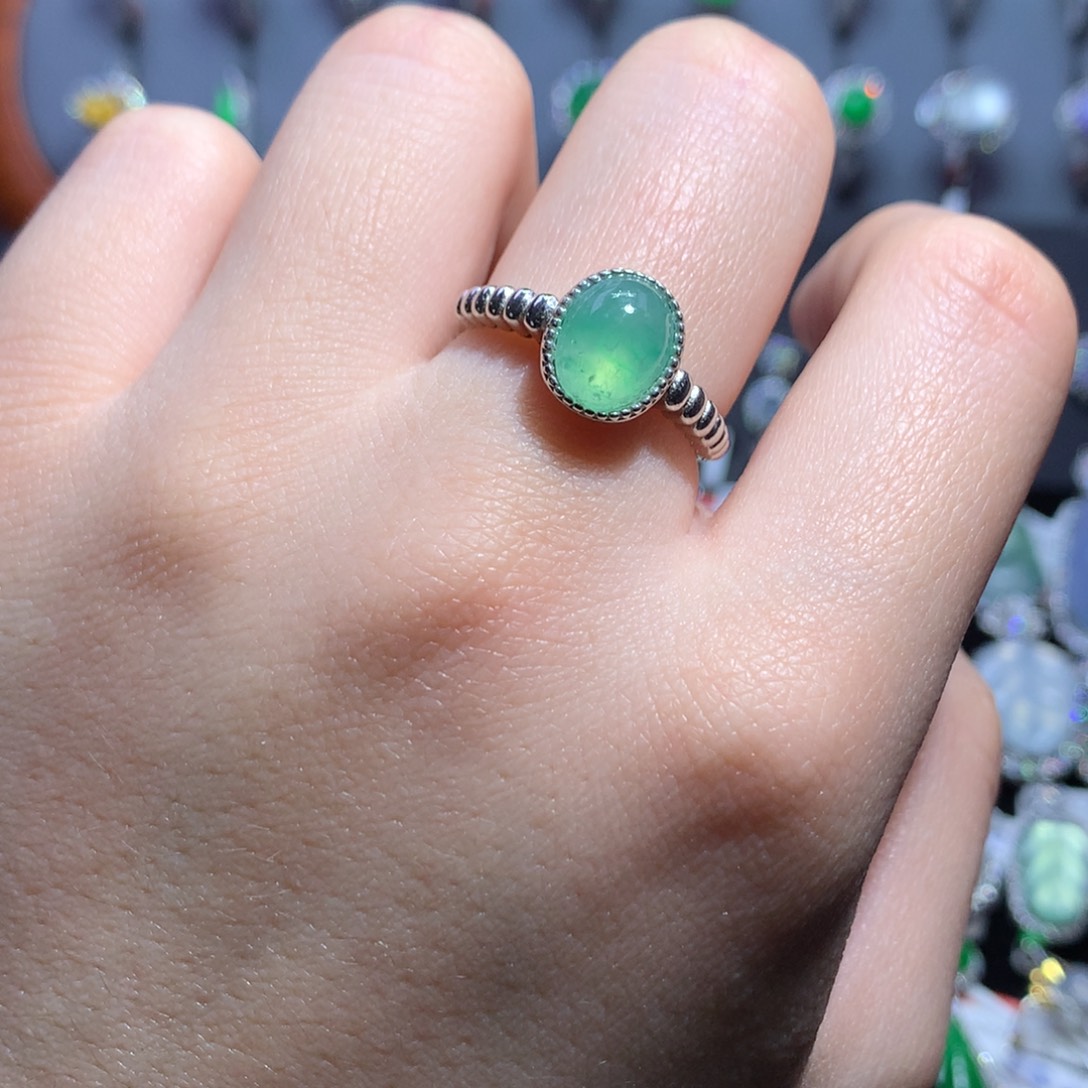 翡翠戒指银S925镶嵌天然翡翠