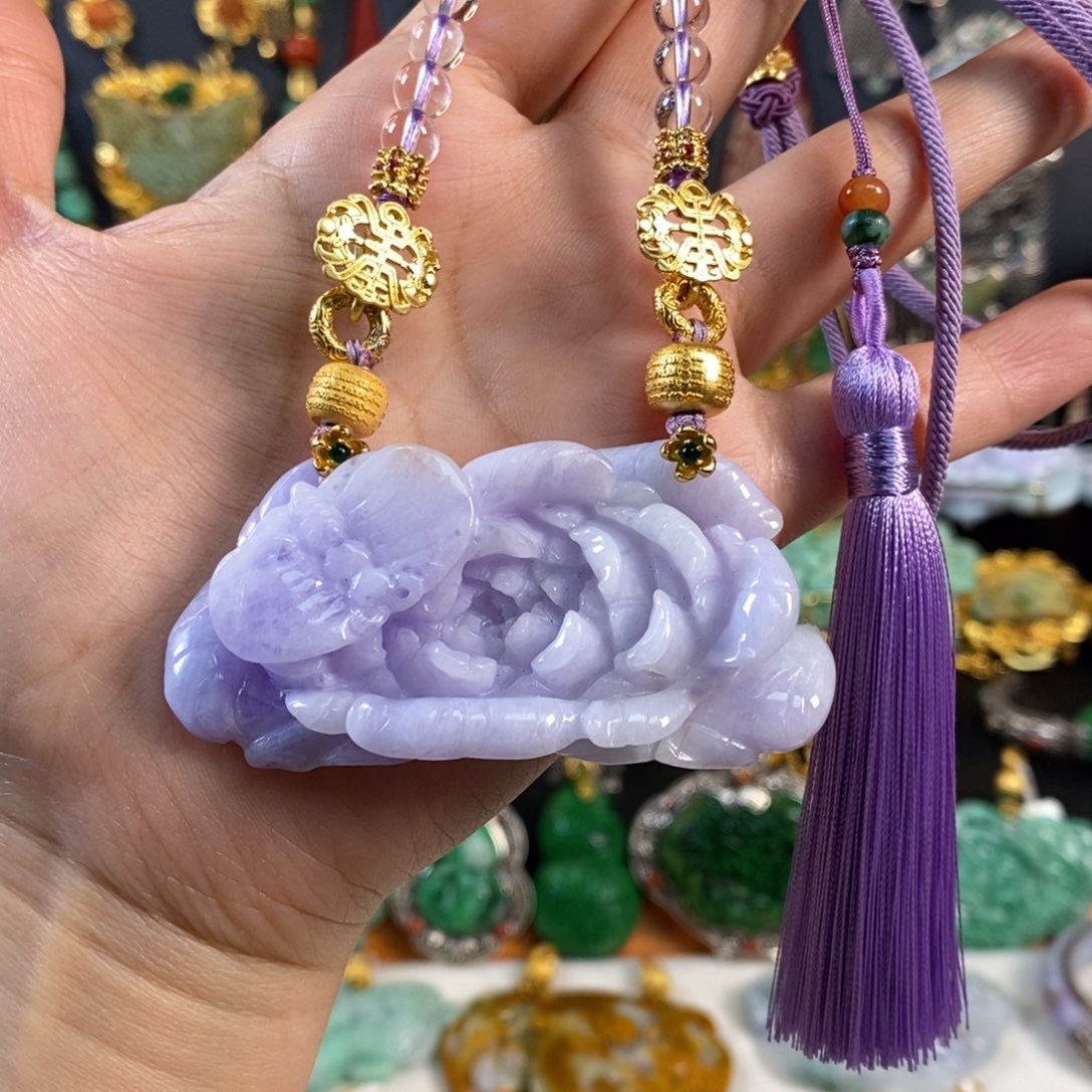 翡翠颈饰未镶嵌牡丹花吊坠 炸价