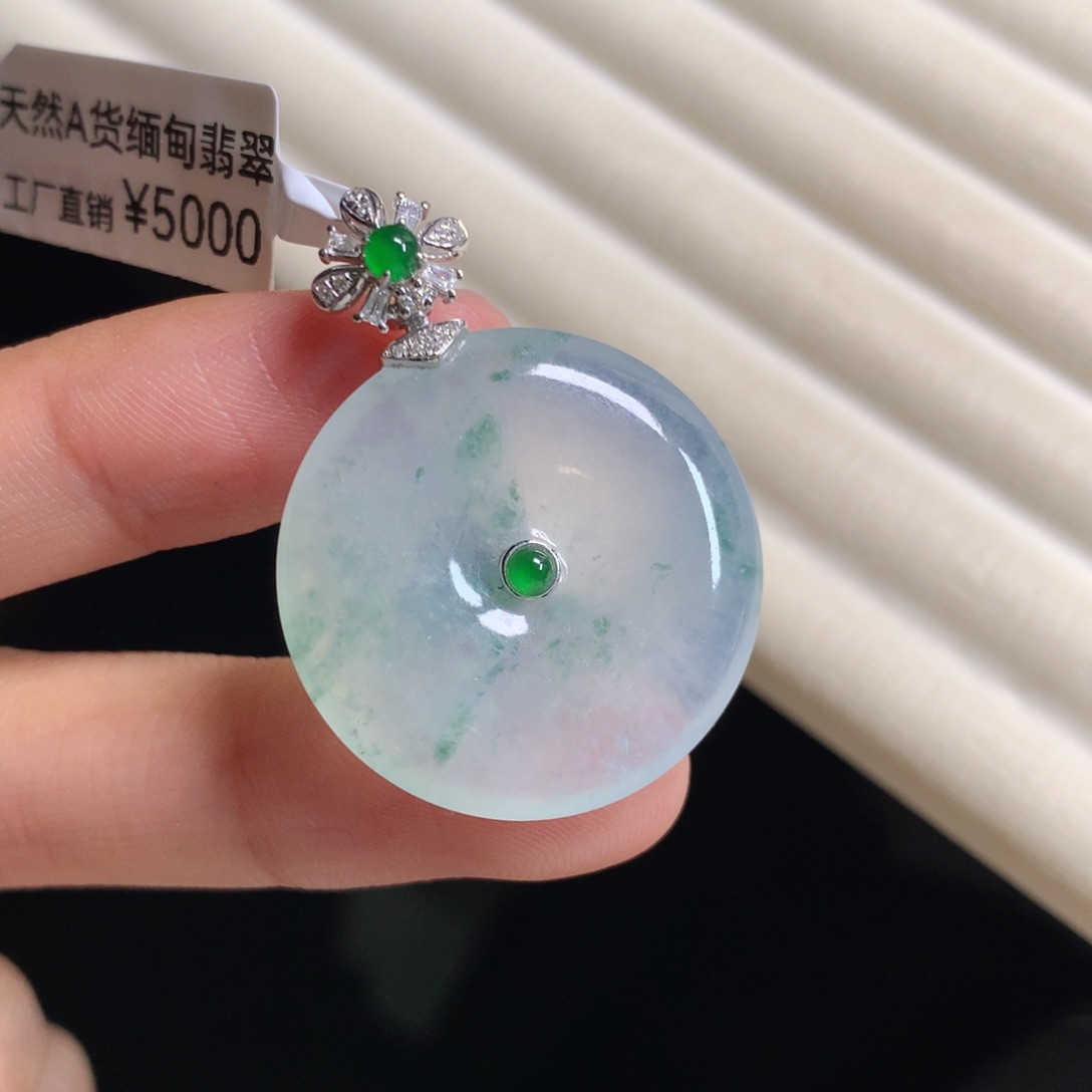 翡翠颈饰18K金镶嵌扣子