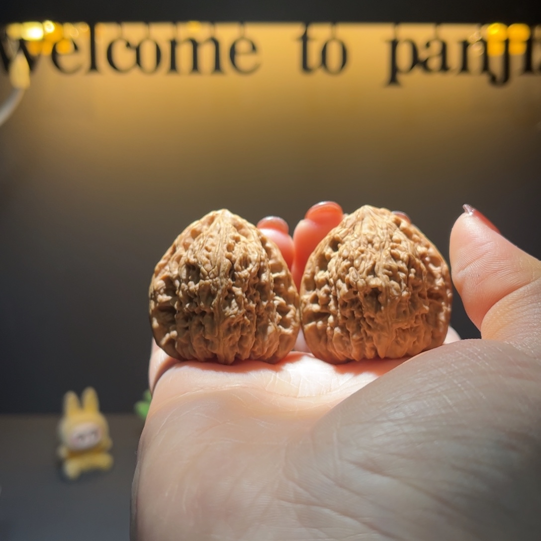 温***情吊坠文玩核桃南将