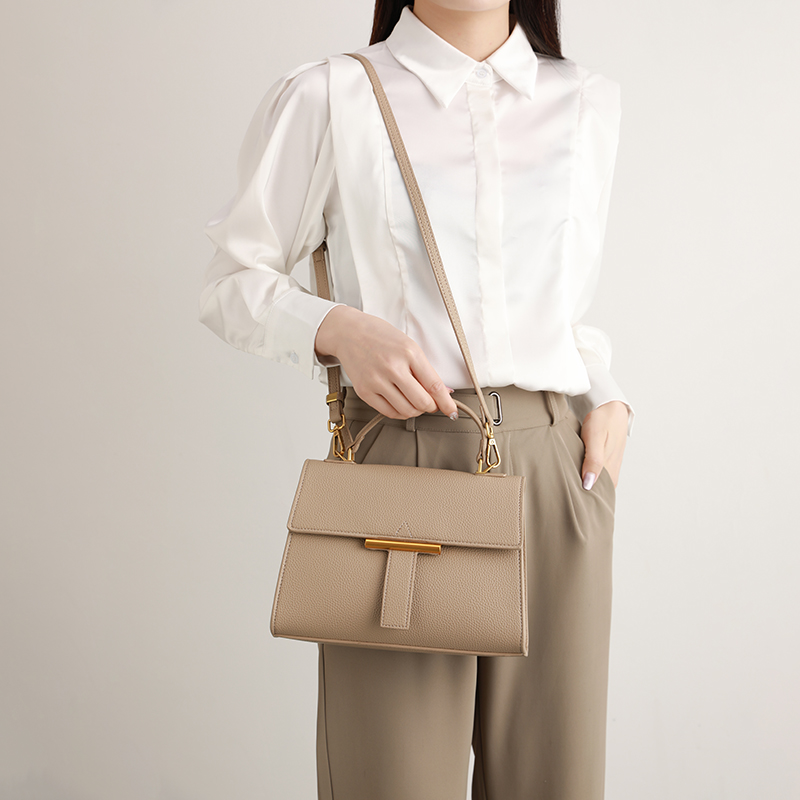 大容量手提包经典时尚大容量单肩斜挎包质感包包休闲百搭女包