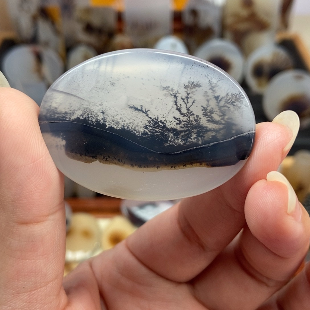 笑***藏玛瑙/玉髓未镶嵌颈饰