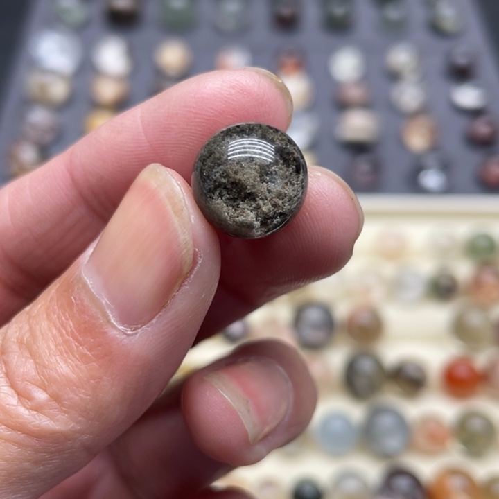 ****宁纯天然幽灵碧玺（处理）