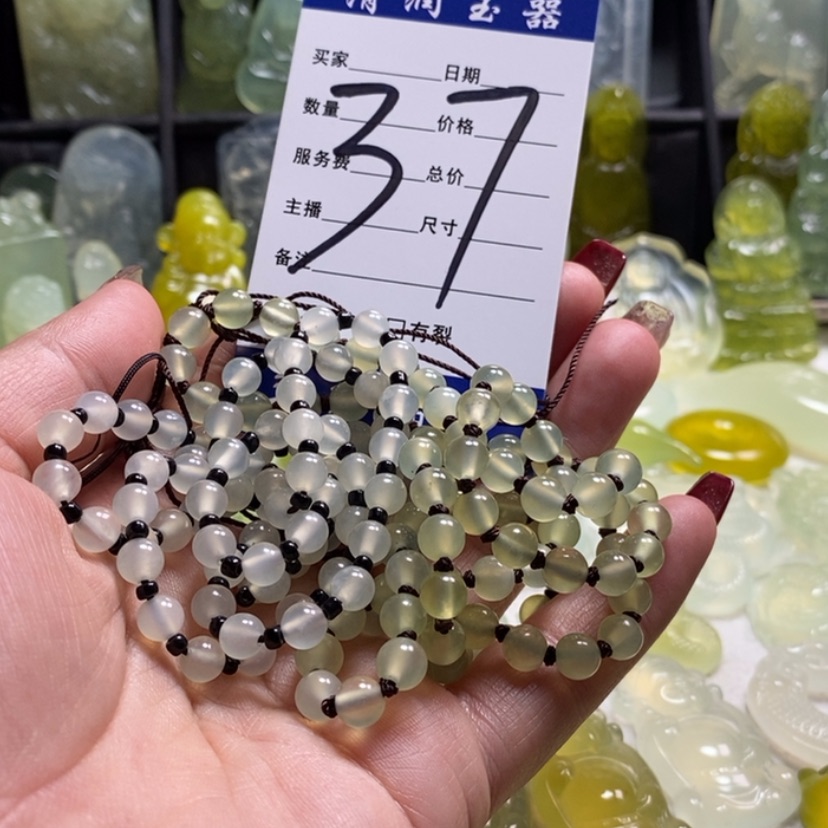 【闪购商品】蛇纹石玉颈饰合金卓****n