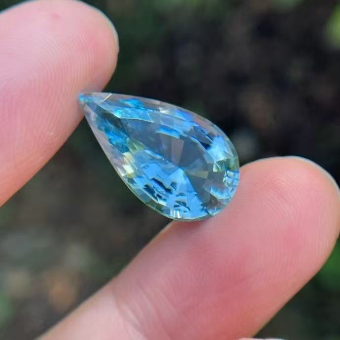 天然水滴形戒面圣玛利亚色海蓝宝纯净体满火彩7.57ct