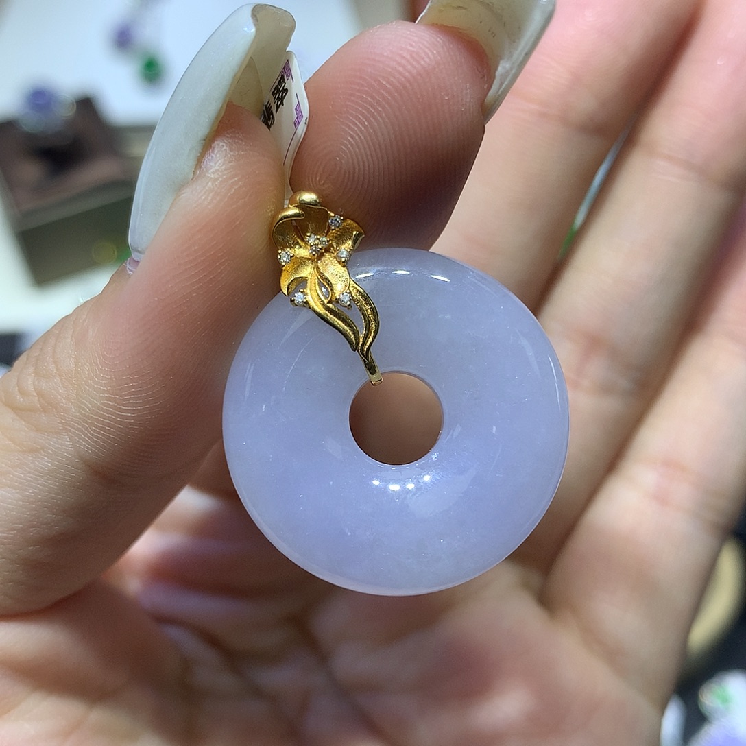 翡翠18K金镶嵌颈饰
