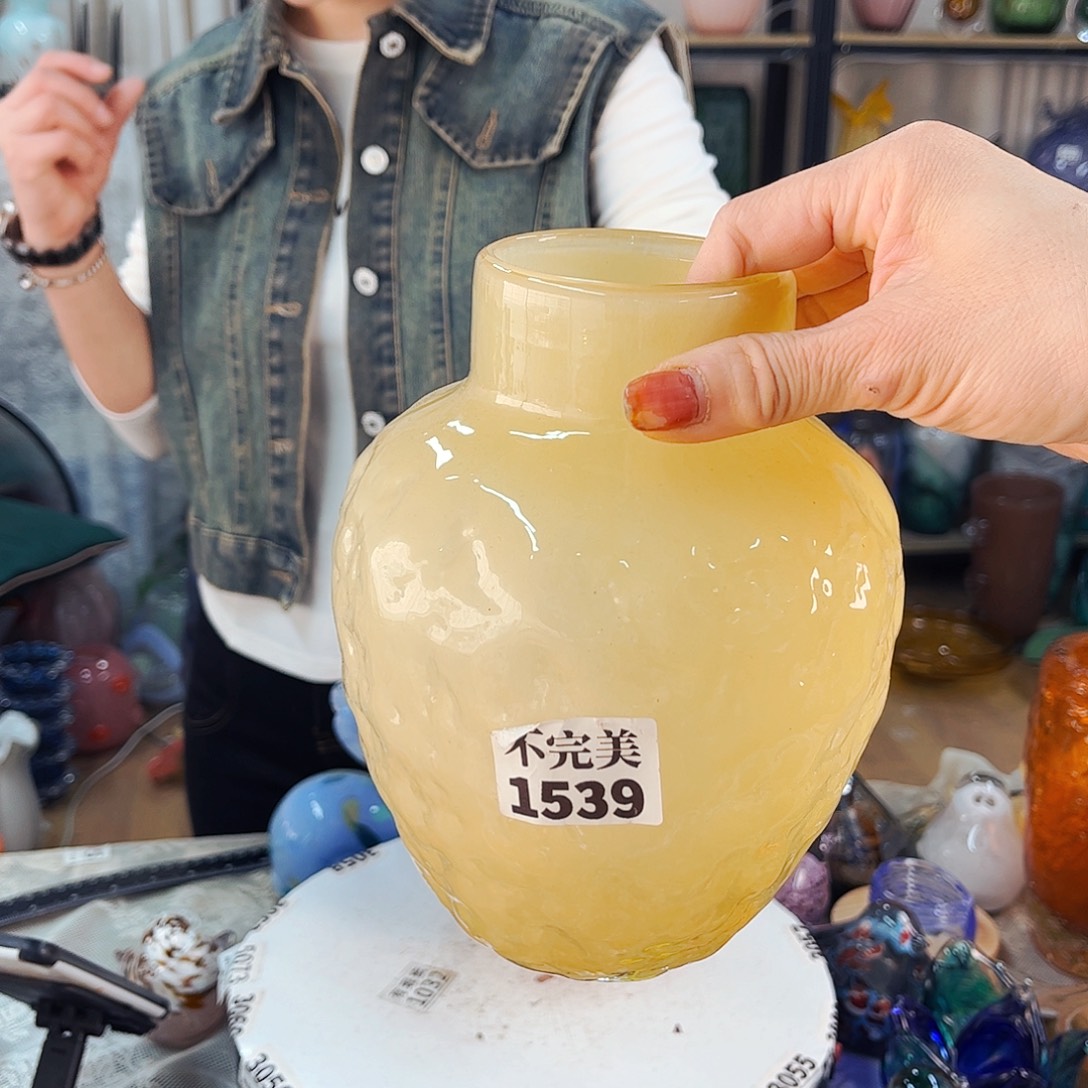 萌***姐1539 家悦琉璃工艺品不完美