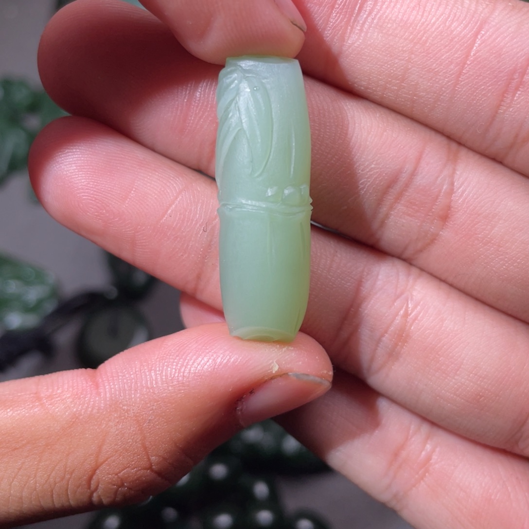 和田玉（碧玉）未镶嵌颈饰定制