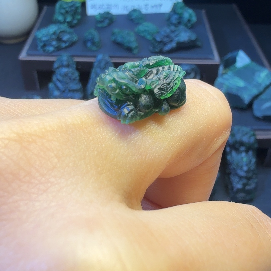 定制翡翠未镶嵌挂件