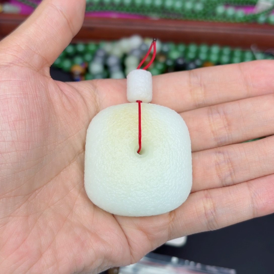 和田玉吊坠未镶嵌