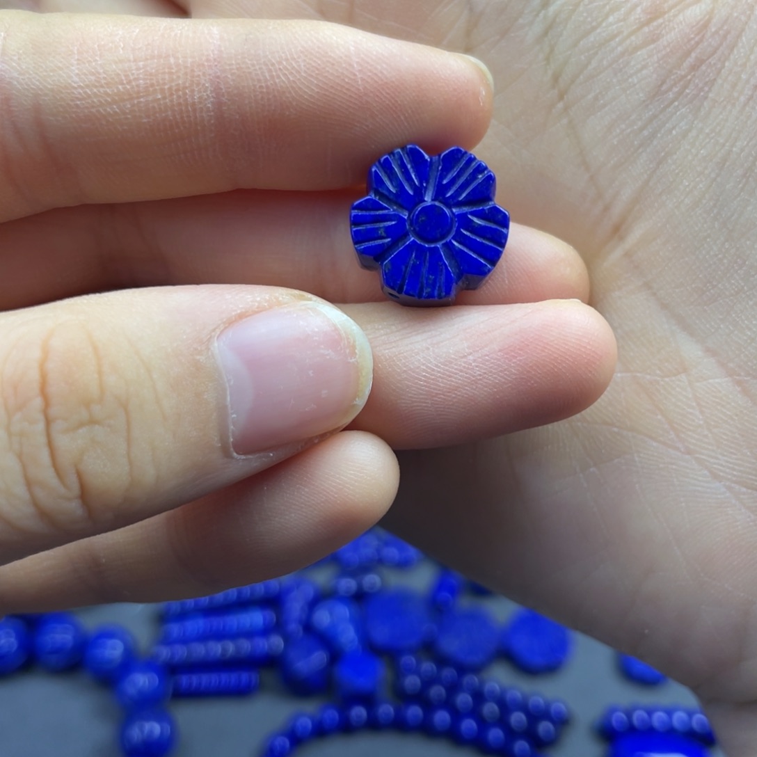 青金石未镶嵌小雏菊