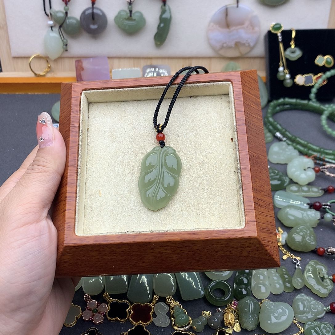 和田玉吊坠(不含链)未镶嵌