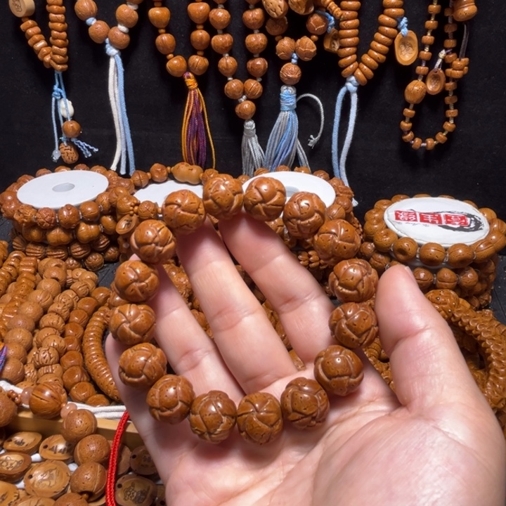 手串桃核绣球手串